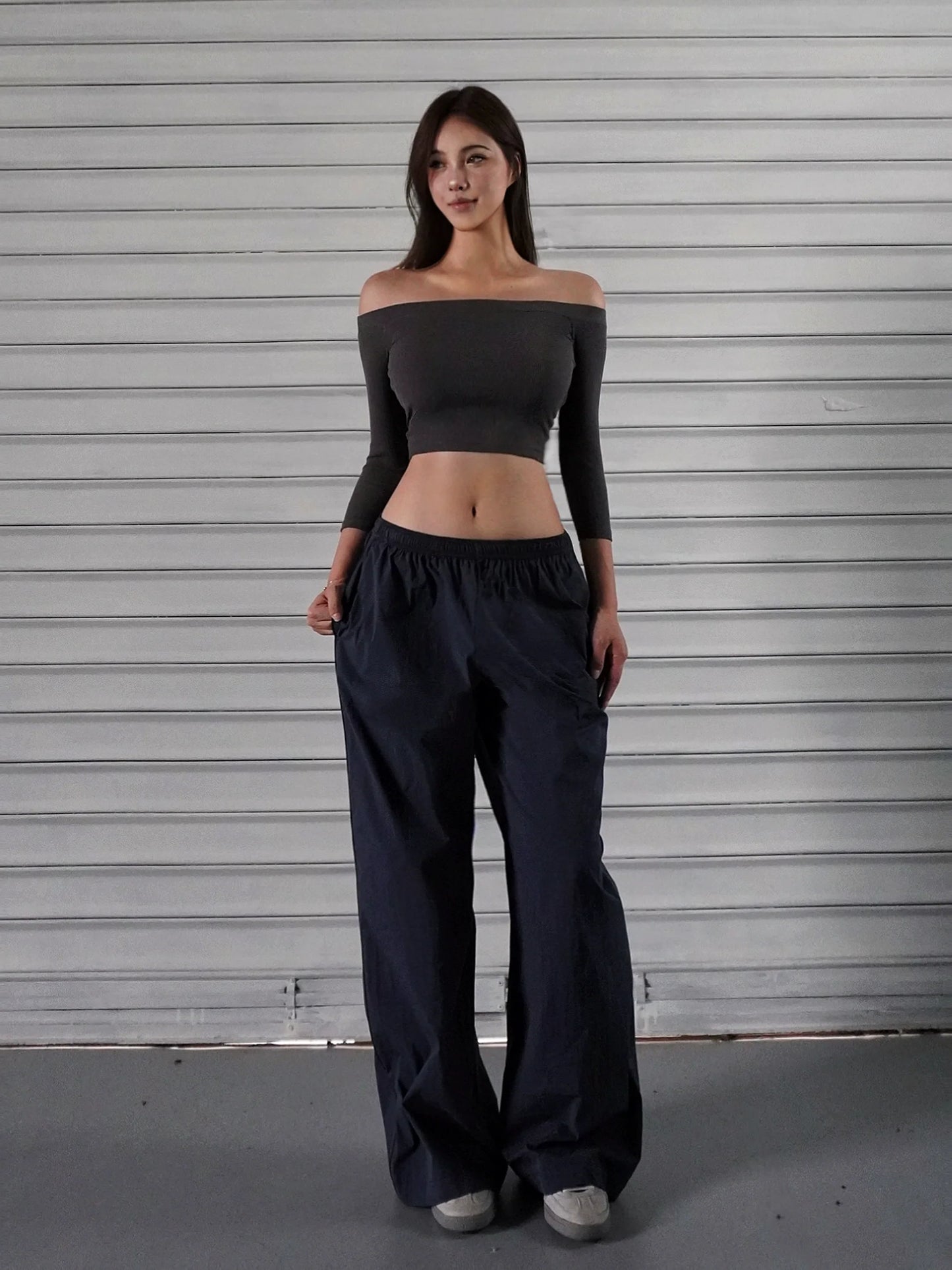 Low-Rise Wide-Leg Athletic Cargo Pants - Ultimate Comfort & Style