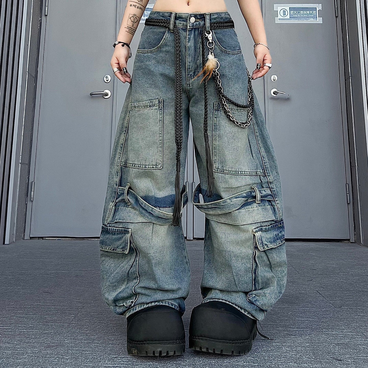 Men's Multi-Pocket Washed Curved Wide-Leg Cargo Jeans