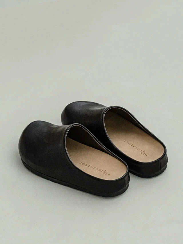 Minimalist Closed‑Toe Lounge Clogs - Skipkicks