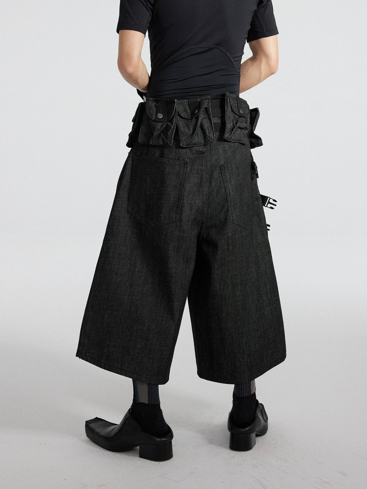 Grayscale Ruin Strap-Ladder Cargo Shorts