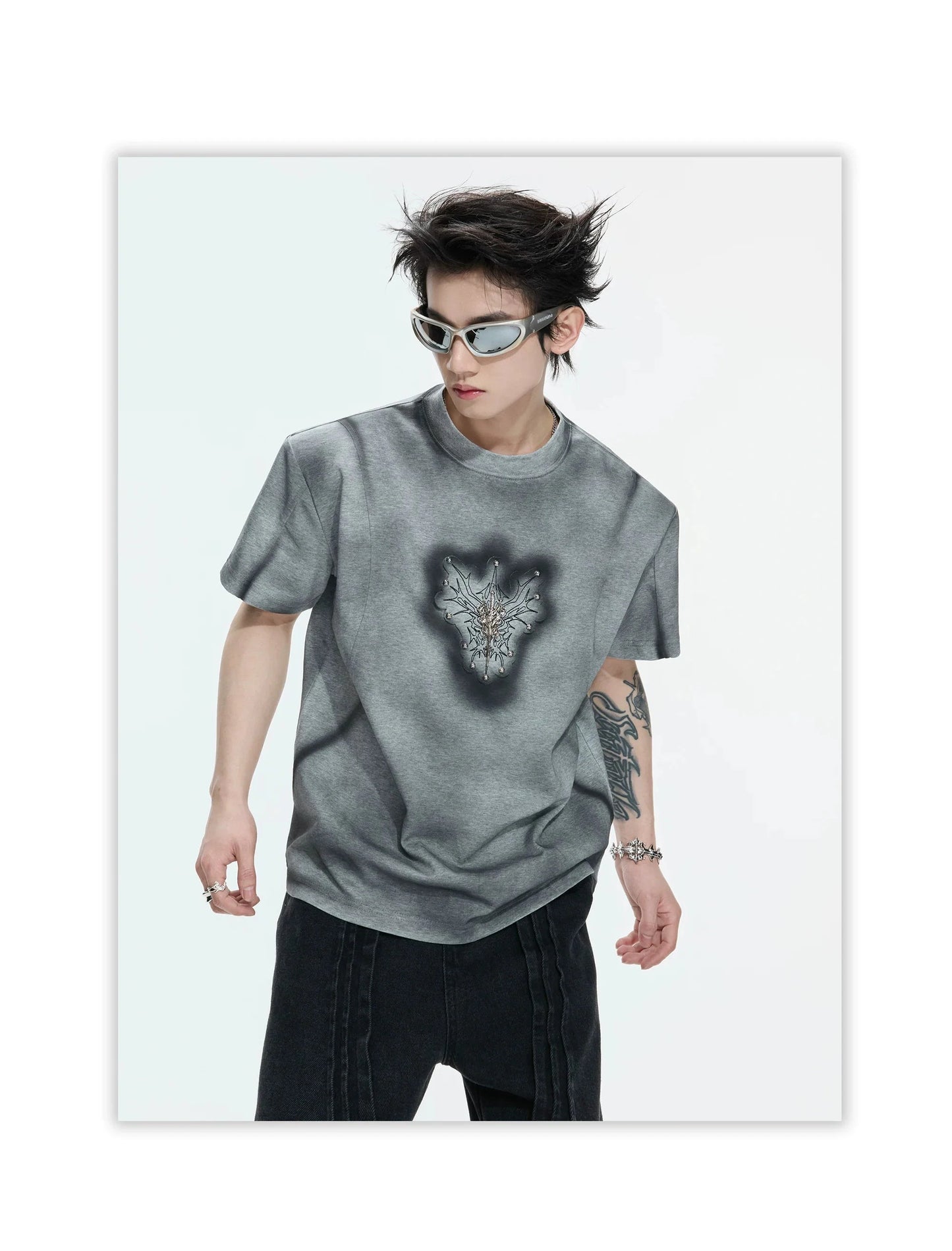 Airbrushed Emblem Graphic Crewneck T Shirt