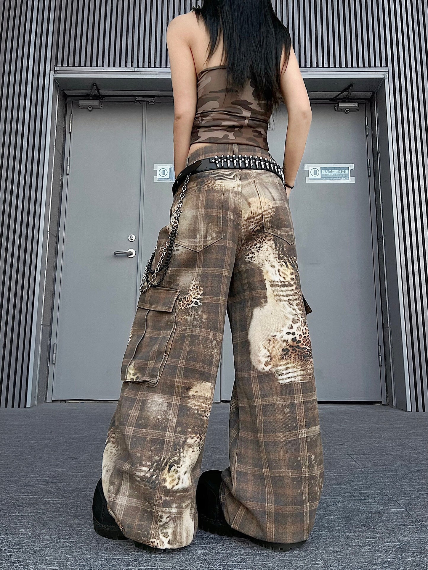 Men's Leopard Plaid Curved-Leg Cargo Pants - Stand Out in Style