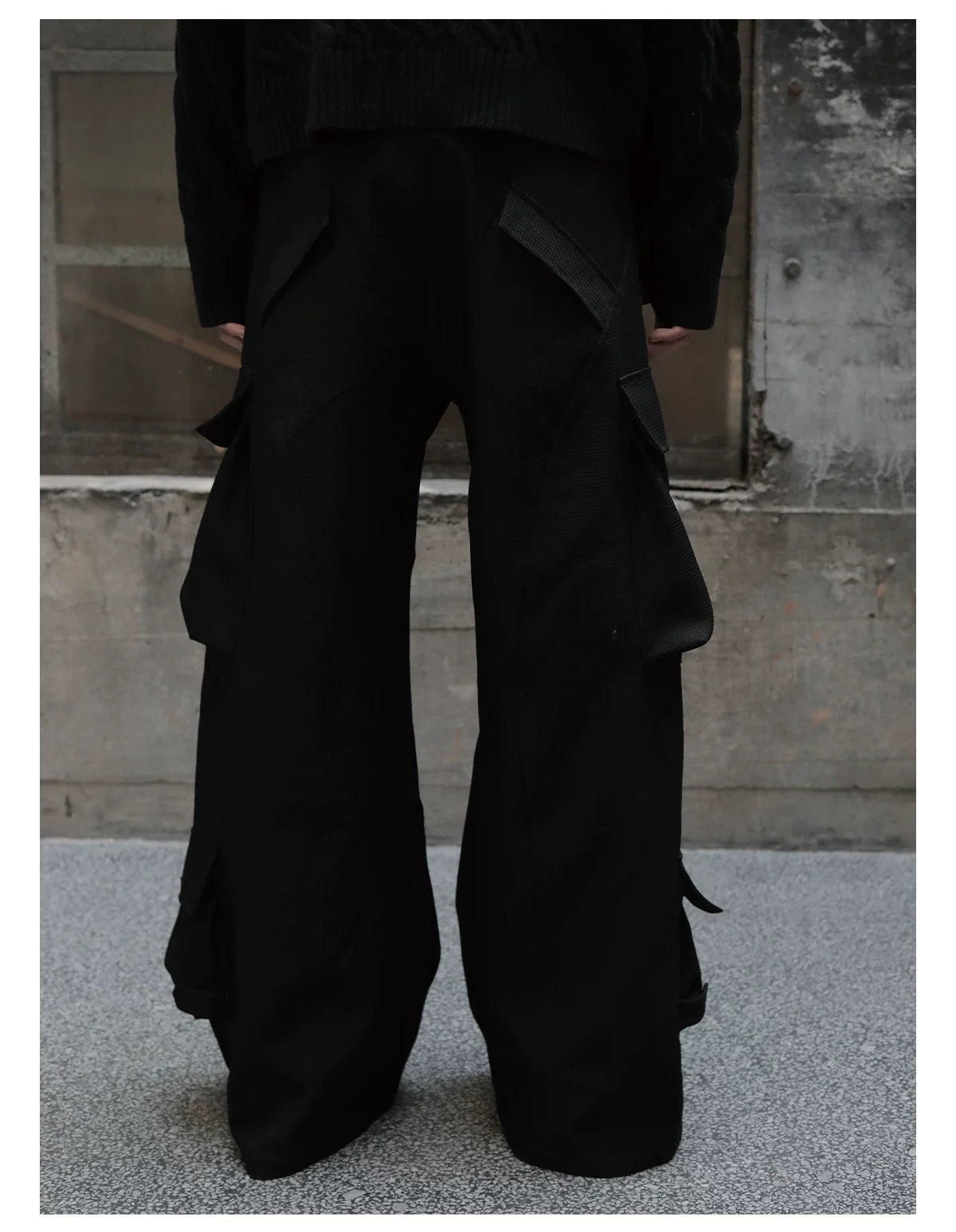 Black Wide-Leg Multi-Pocket Cargo Trousers