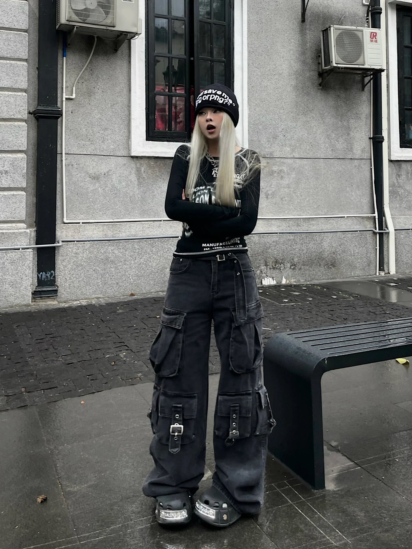 Washed Multi-Pocket Wide-Leg Cargo Jeans