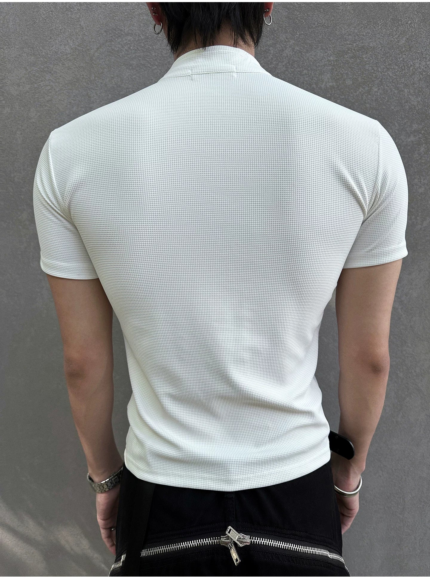 Frostgrid Sculpt Zip Mock Tee