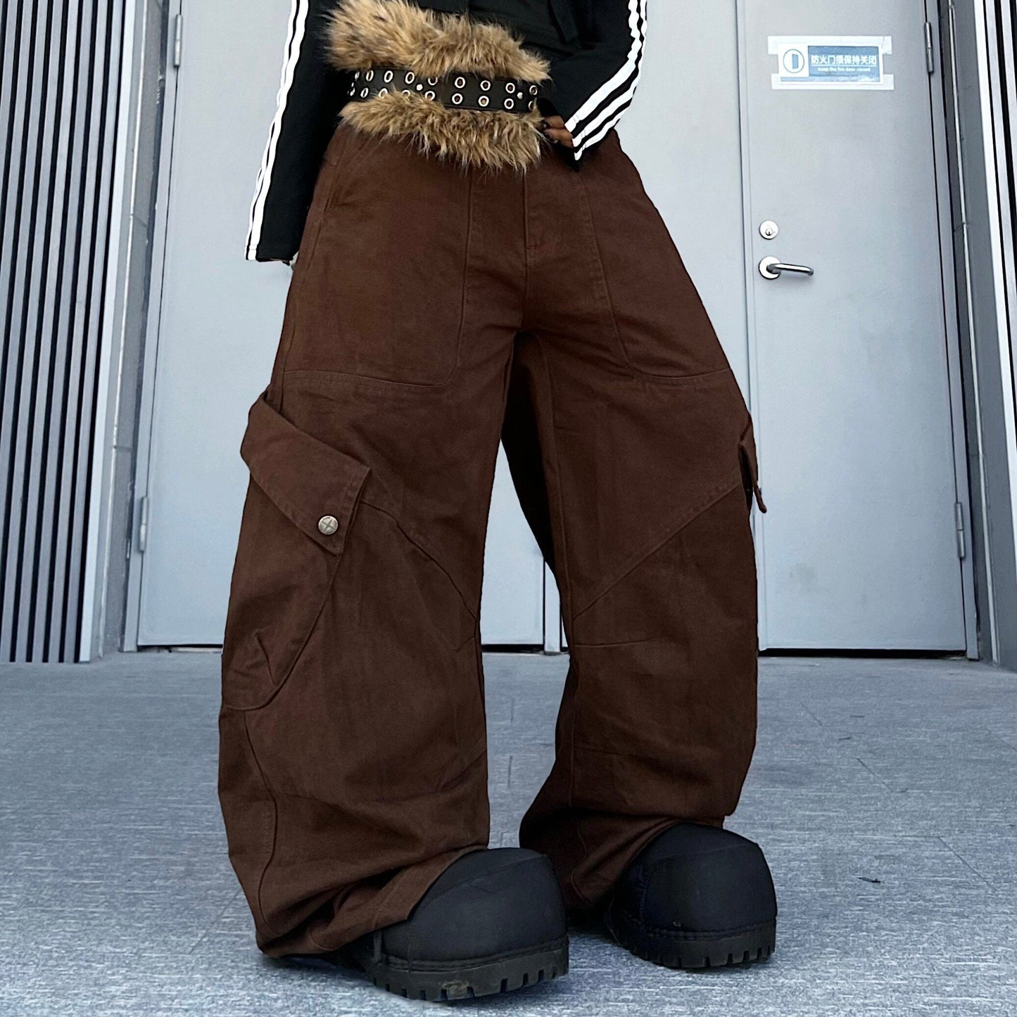Men's Multi-Pocket Panel Wide-Leg Cargo Pants - Stylish Utility Wear