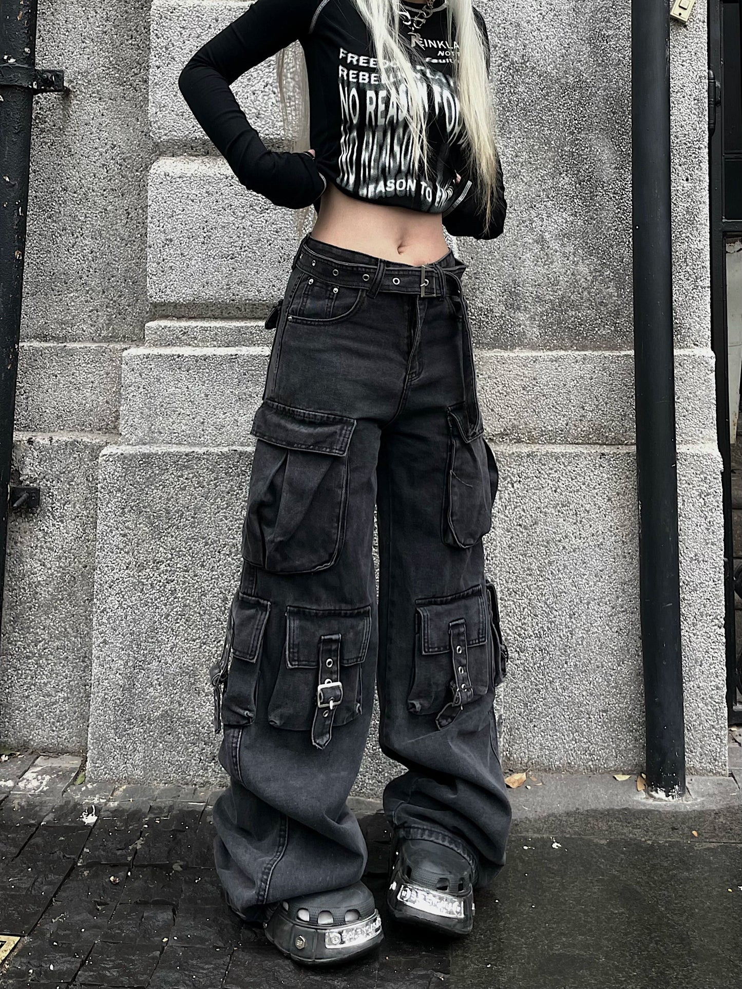 Washed Multi-Pocket Wide-Leg Cargo Jeans
