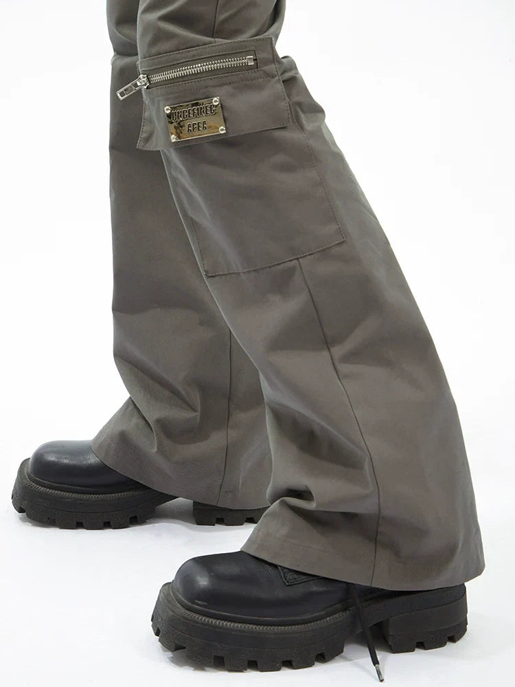 Black Flared Cargo Pants with Multiple Pockets for Style and Function