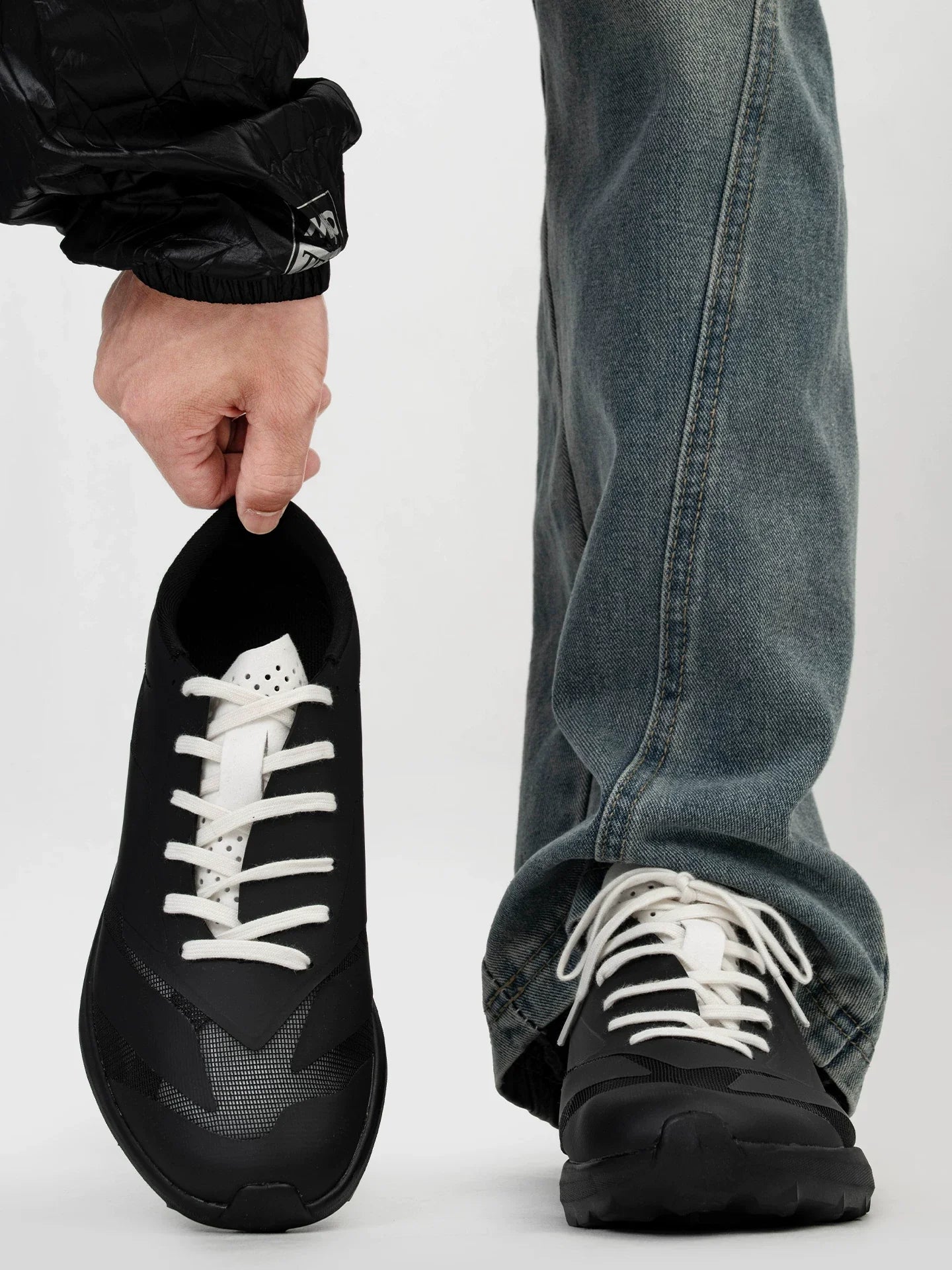 Shadowline Stealth Trail Sneakers - Skipkicks