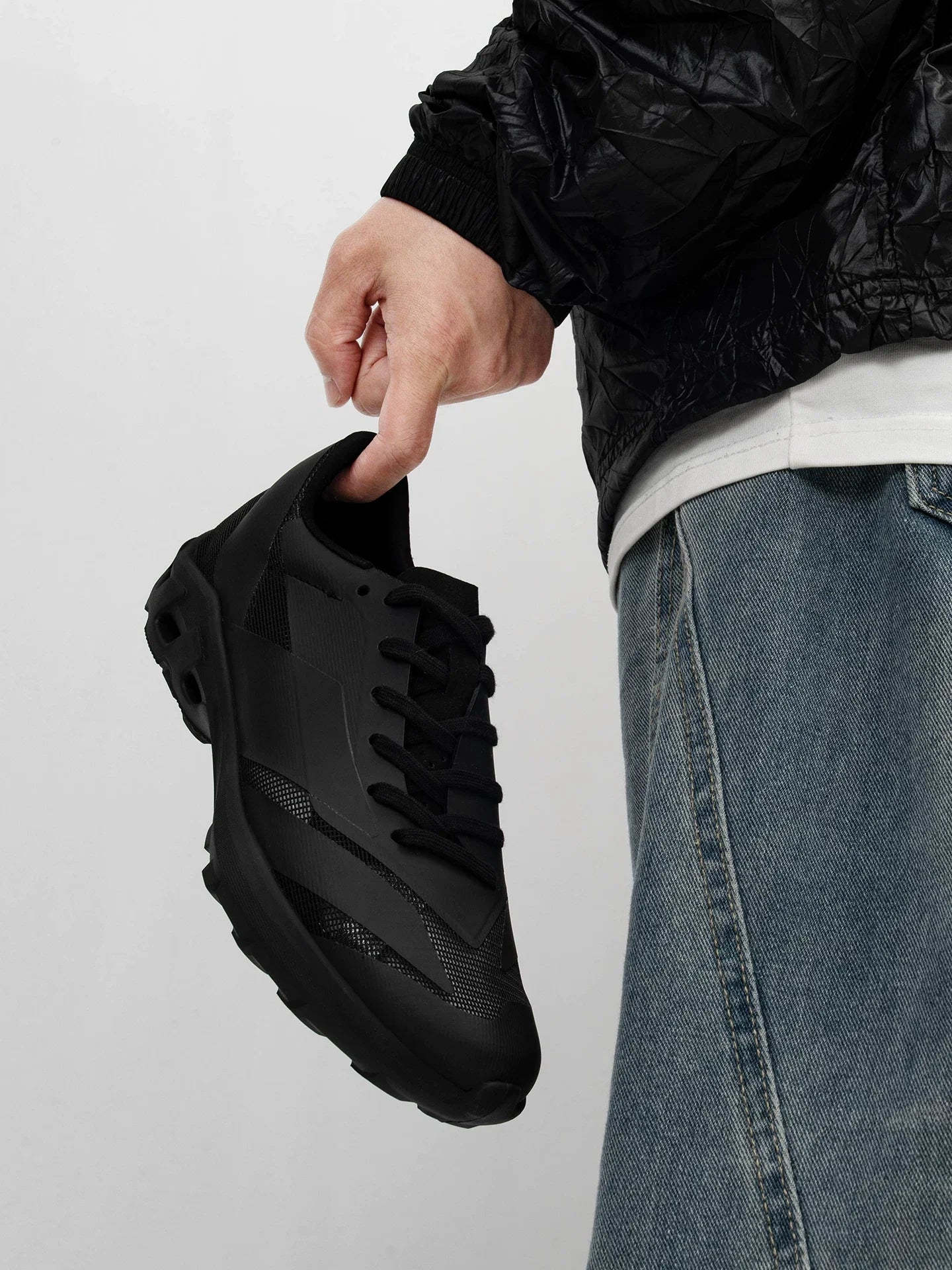 Shadowline Stealth Trail Sneakers - Skipkicks