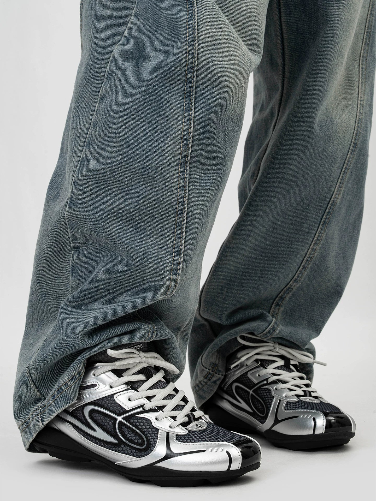 Futuristic Retro Runner Sneakers - Skipkicks