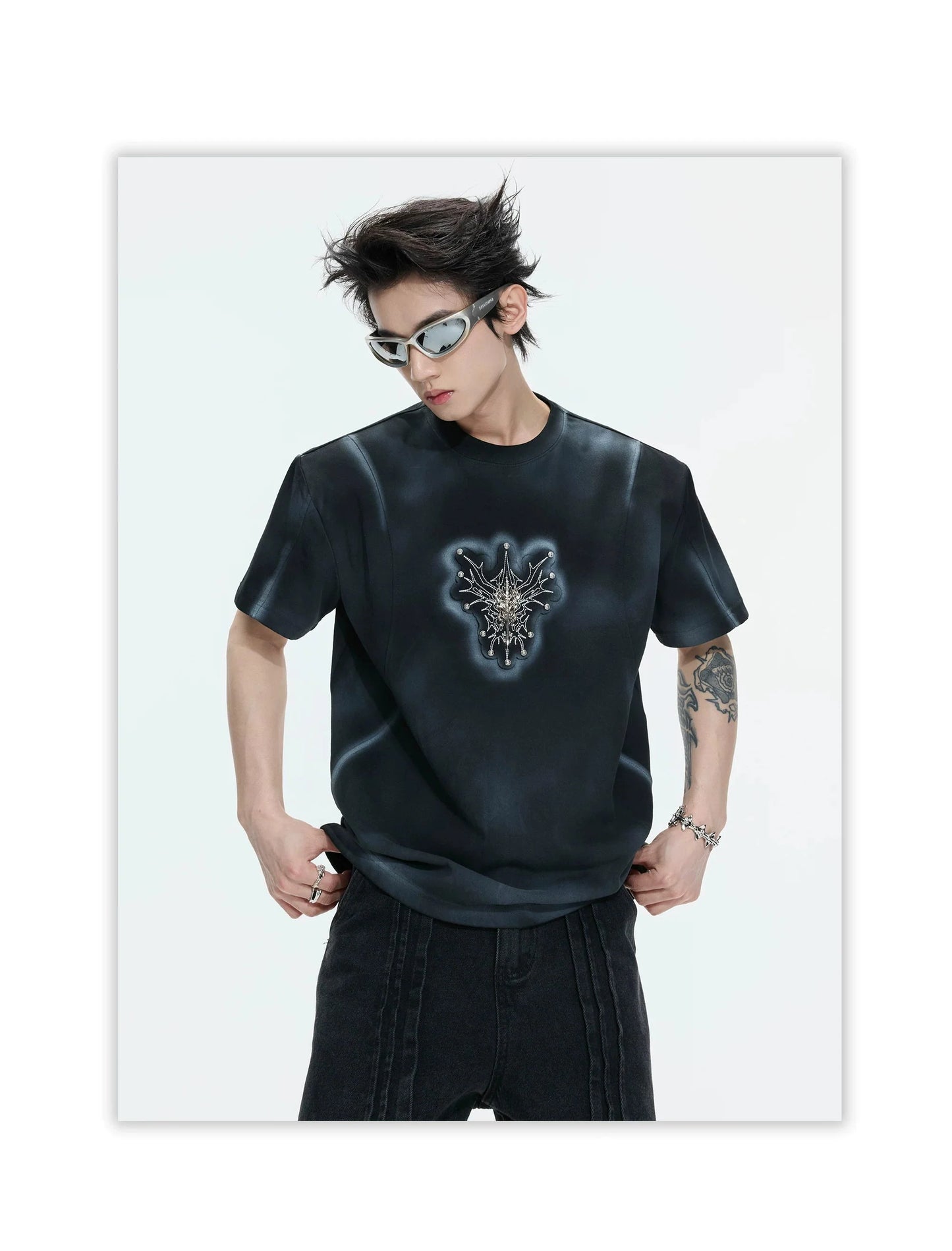 Airbrushed Emblem Graphic Crewneck T Shirt