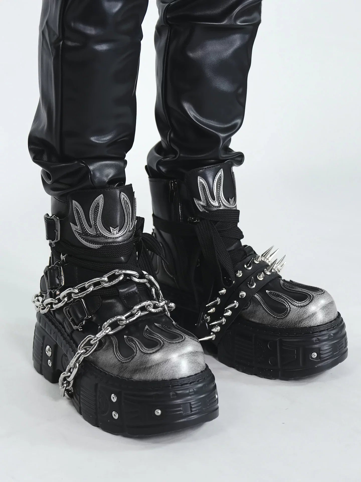 Black Chain-Spike Platform Boots - Skipkicks