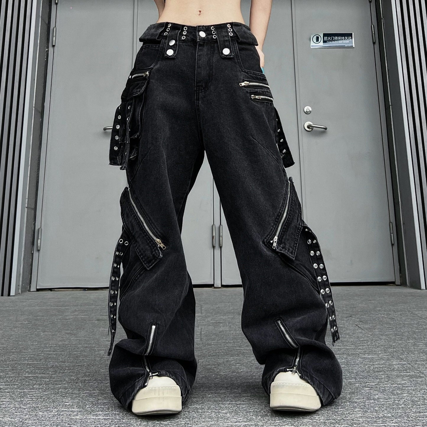 Men's Strap-Rivet Wide-Leg Cargo Jeans – Effortless Style