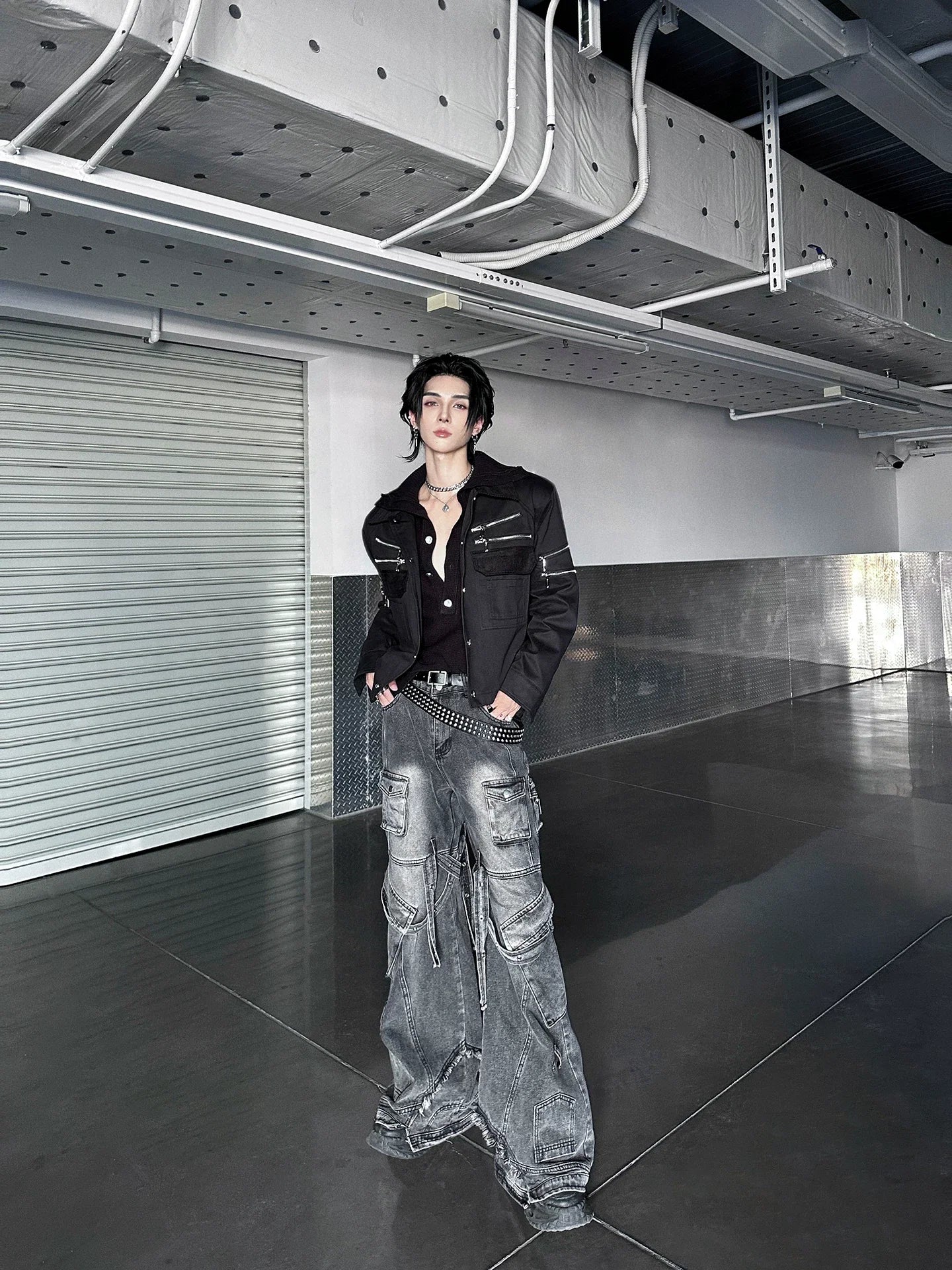 Grayscale Ruin Strapped-Cargo Flares – Industrial Style Redefined