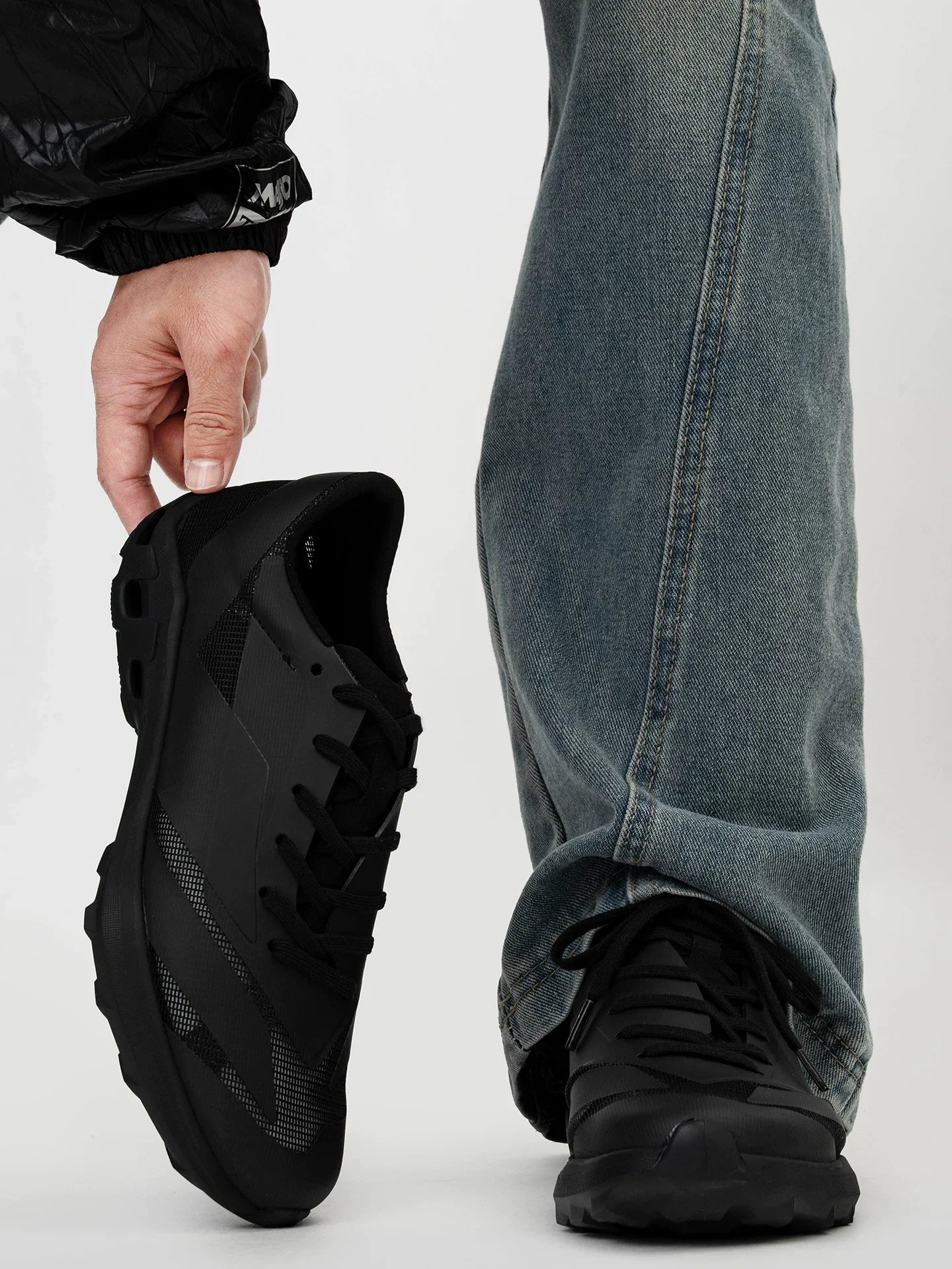 Shadowline Stealth Trail Sneakers - Skipkicks