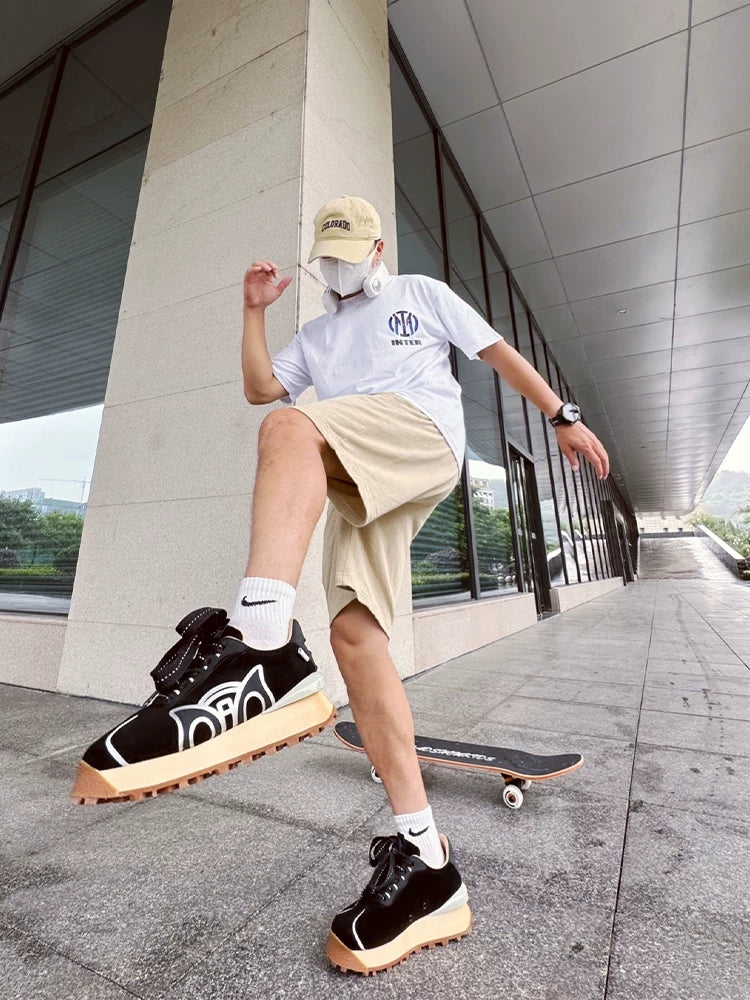 Retro Crest Runner Sneakers - Skipkicks