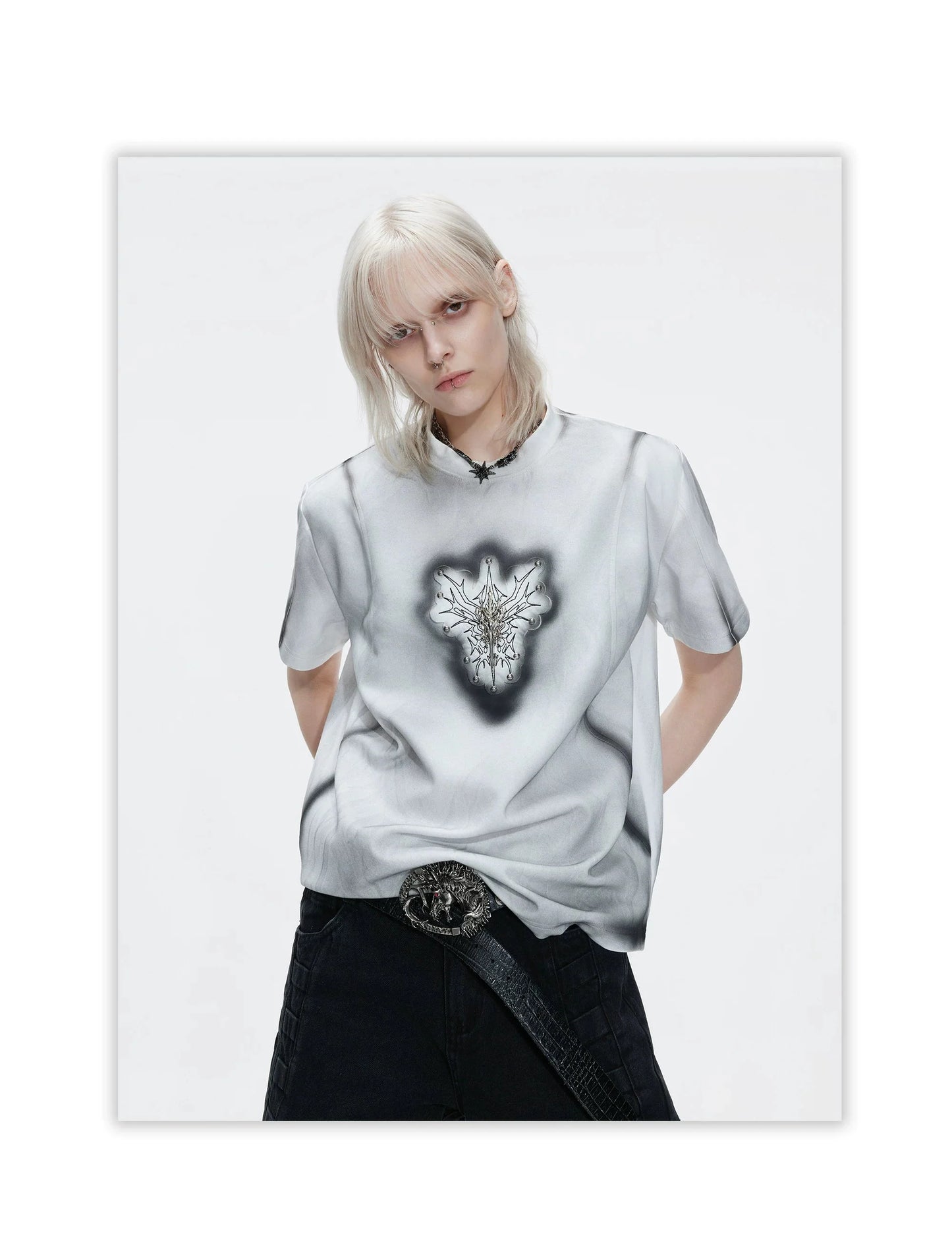 Airbrushed Emblem Graphic Crewneck T Shirt
