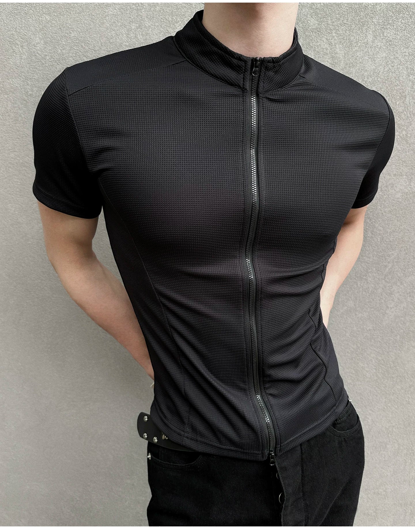 Frostgrid Sculpt Zip Mock Tee