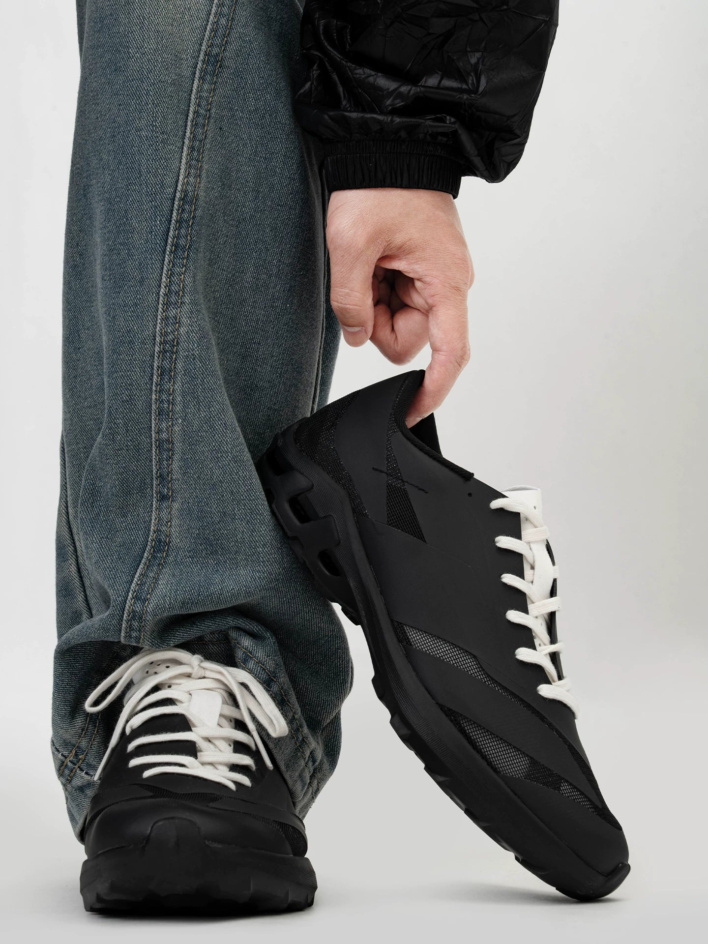 Shadowline Stealth Trail Sneakers - Skipkicks