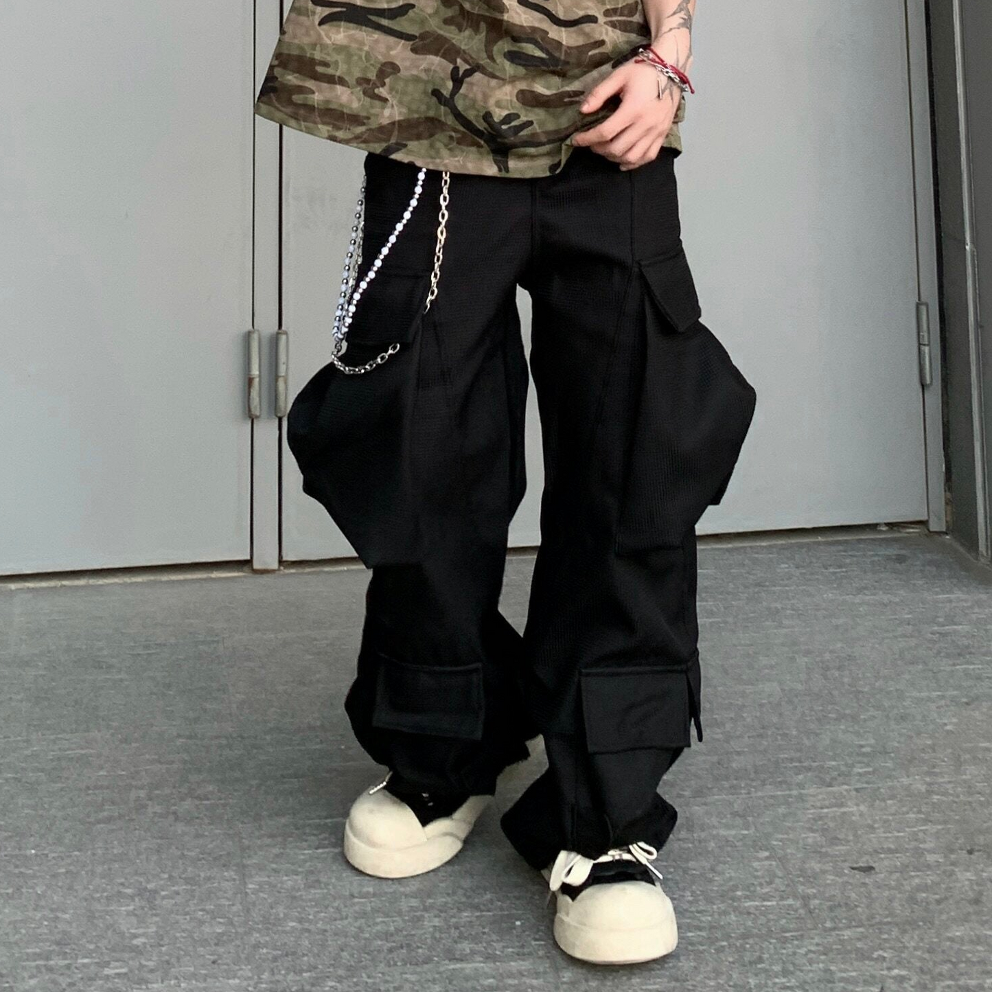 Men's Multi-Pocket Curved Wide-Leg Cargo Pants