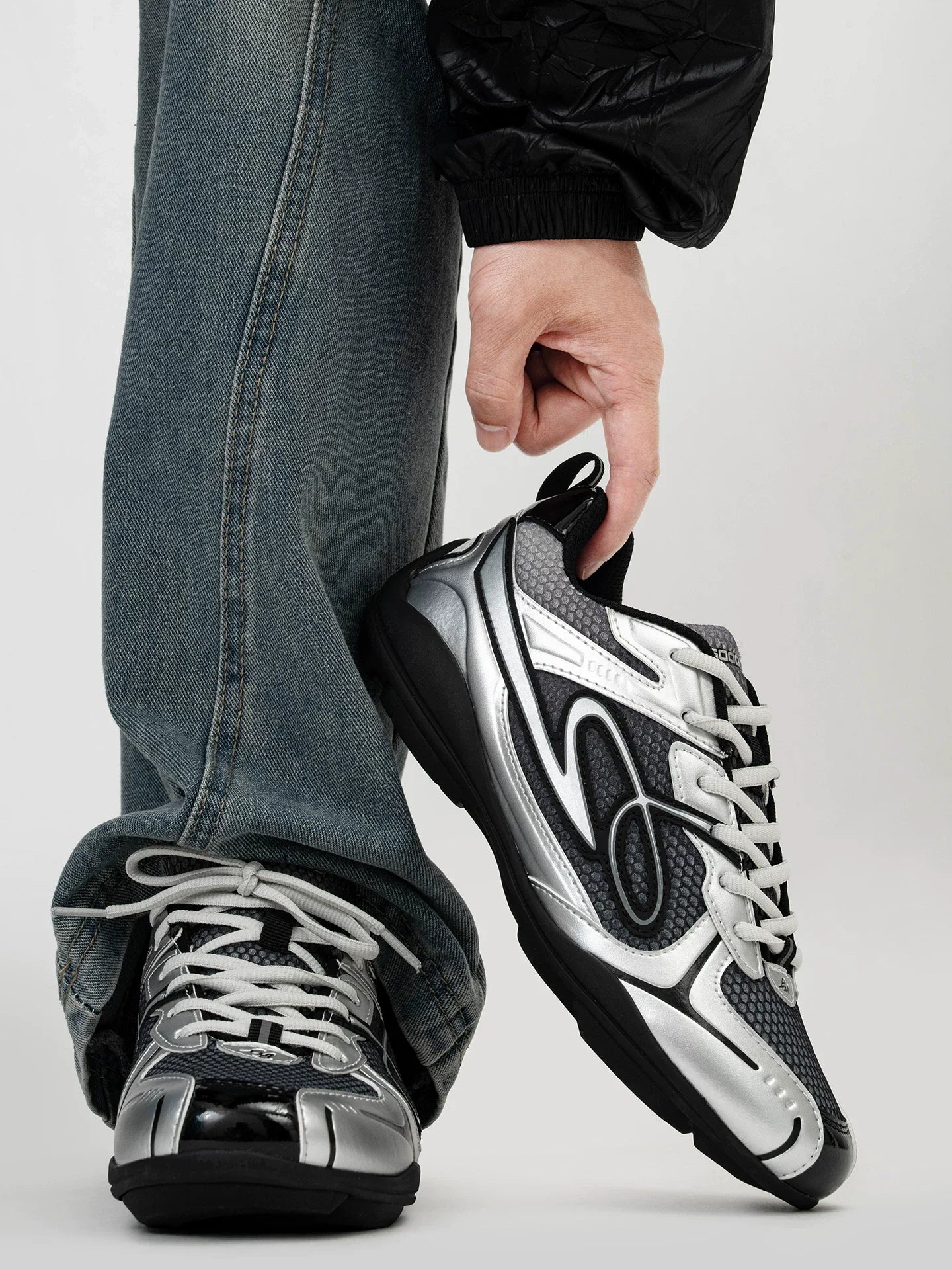 Futuristic Retro Runner Sneakers - Skipkicks