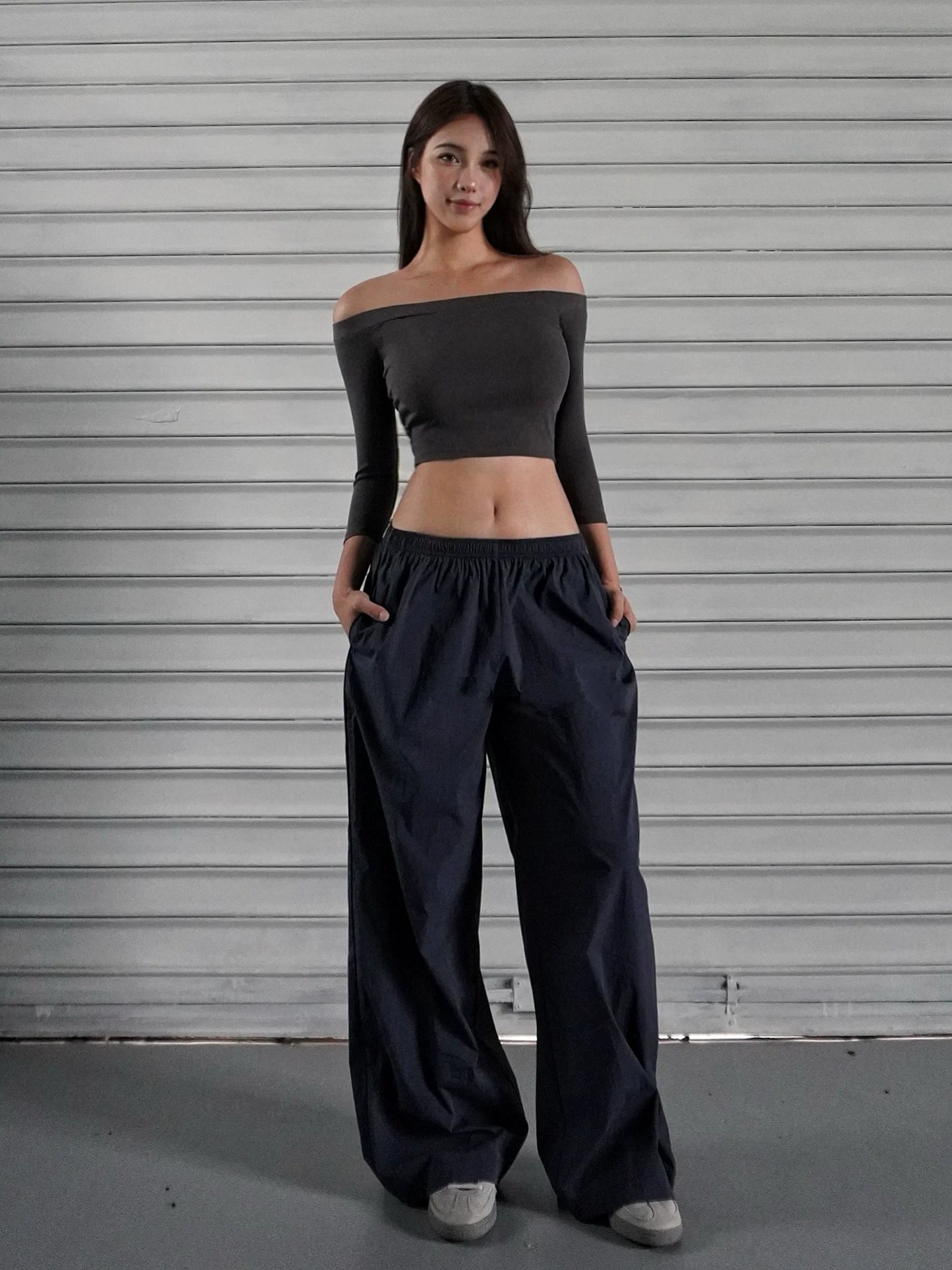 Low-Rise Wide-Leg Athletic Cargo Pants - Ultimate Comfort & Style