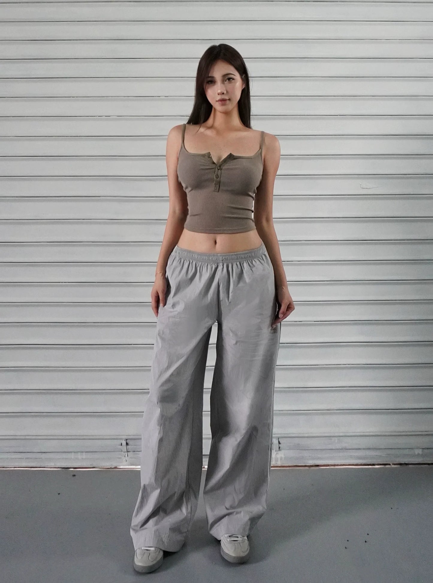 Low-Rise Wide-Leg Athletic Cargo Pants - Ultimate Comfort & Style