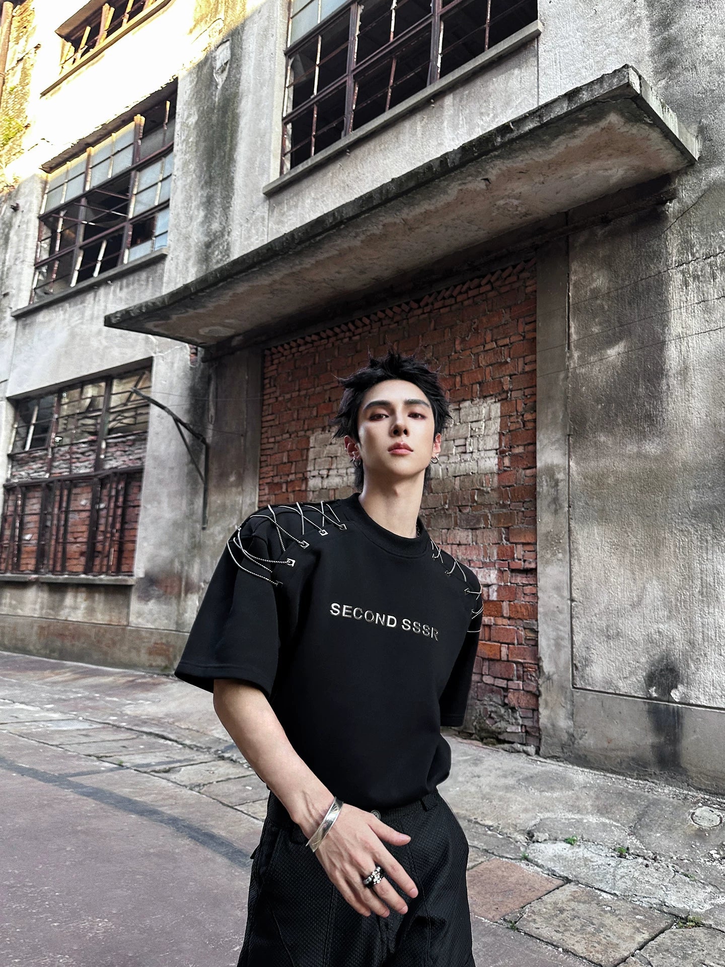 Second Signal Chainlace Tee