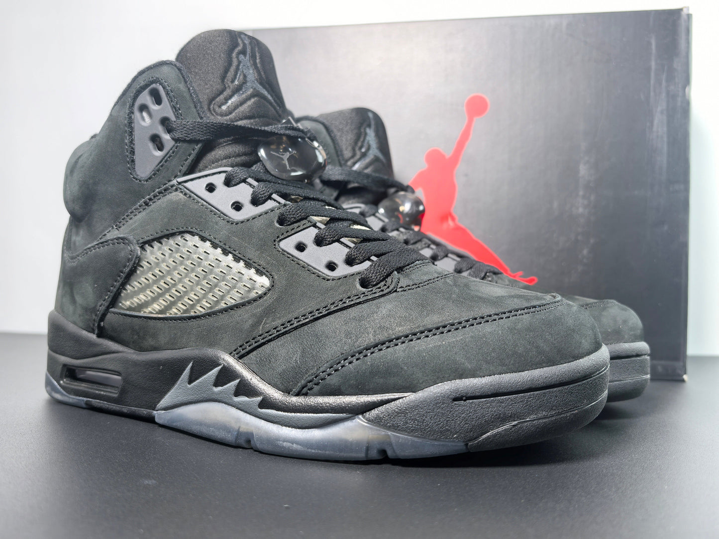 Air Jordan 5 Retro Black Cat - Iconic Style Meets Modern Comfort