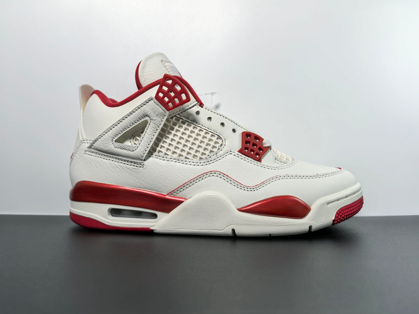 Air Jordan 4 Retro: Elevate Your Style and Performance