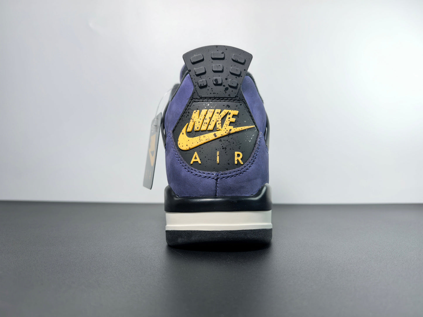 Air Jordan 4 OG Lakers - Iconic Sneakers for Every Occasion