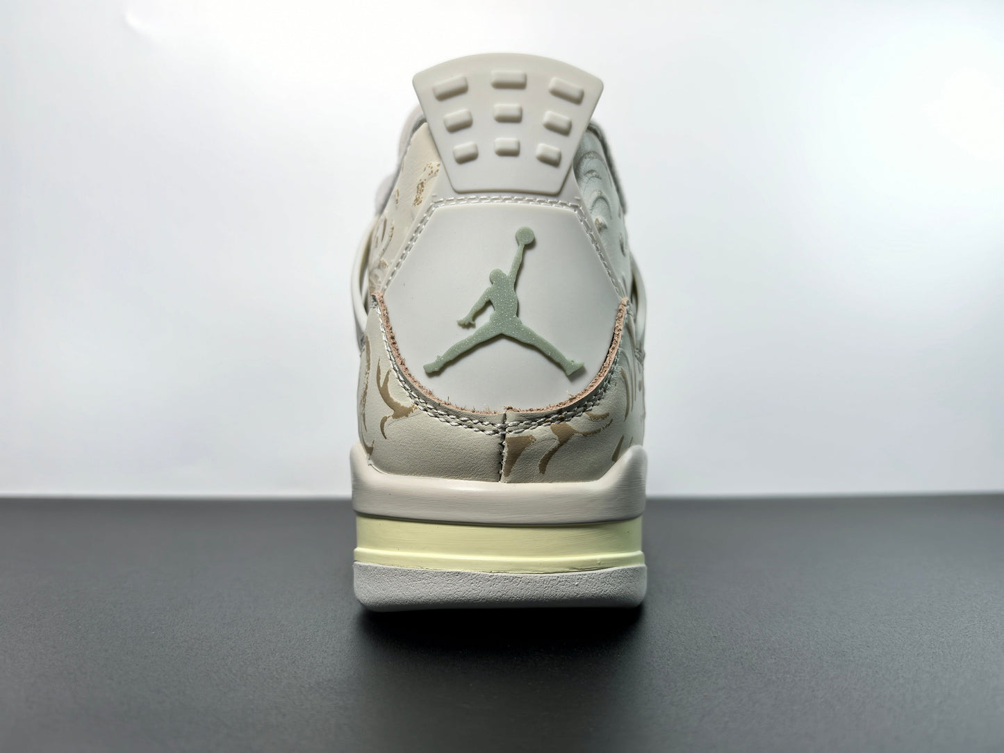 Air Jordan 4 Retro - Elevate Your Performance and Style