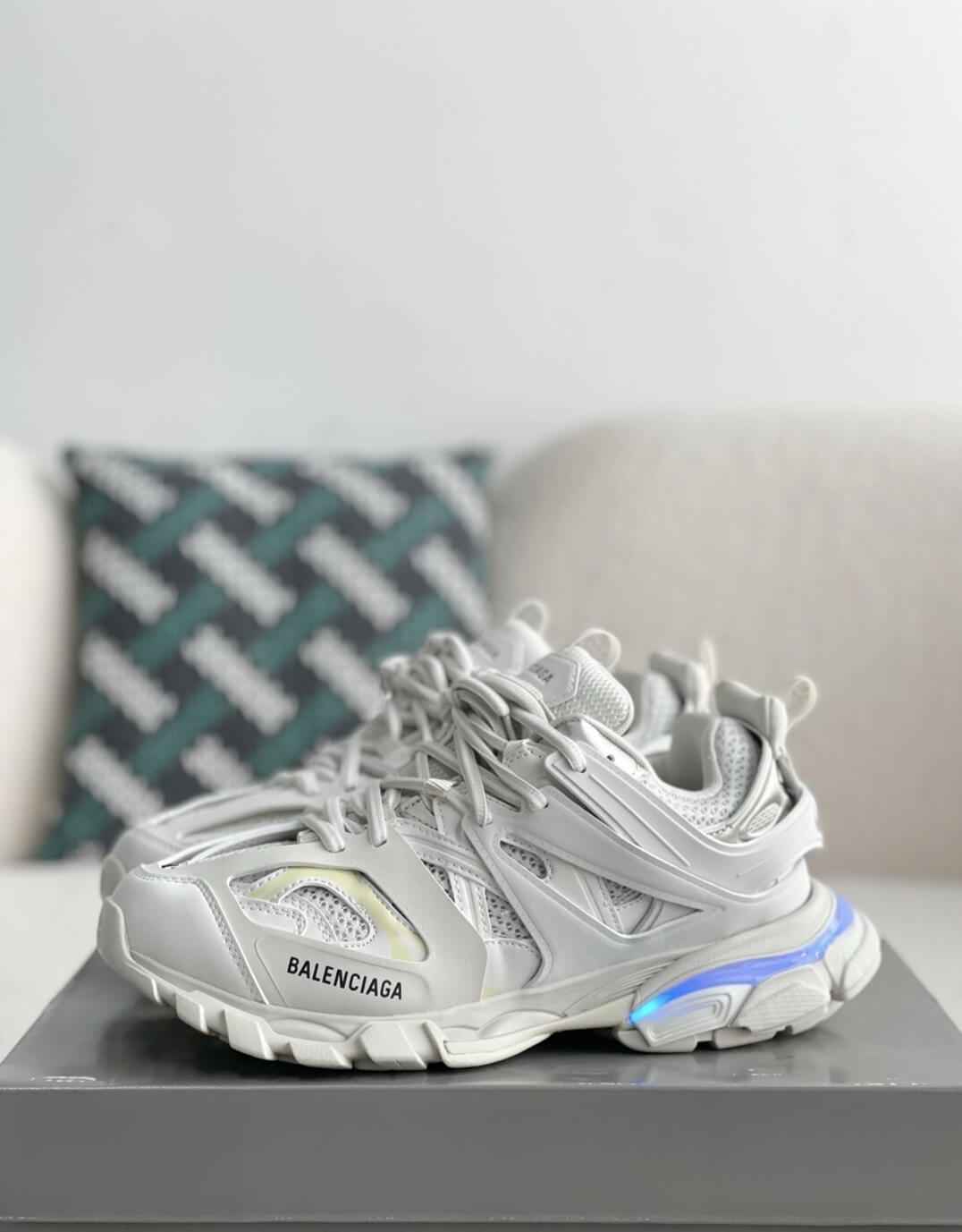 Balenciaga Track Sneaker LED – White / Light Grey