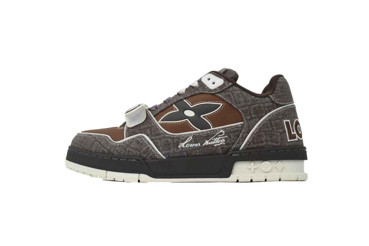 Monogram Arch Light Sneaker