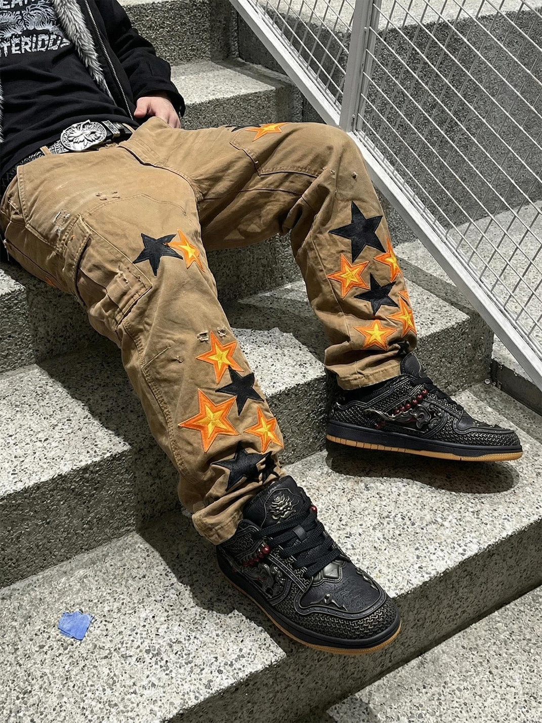 Black Dragon Embroidered Low-Top Sneakers - Skipkicks