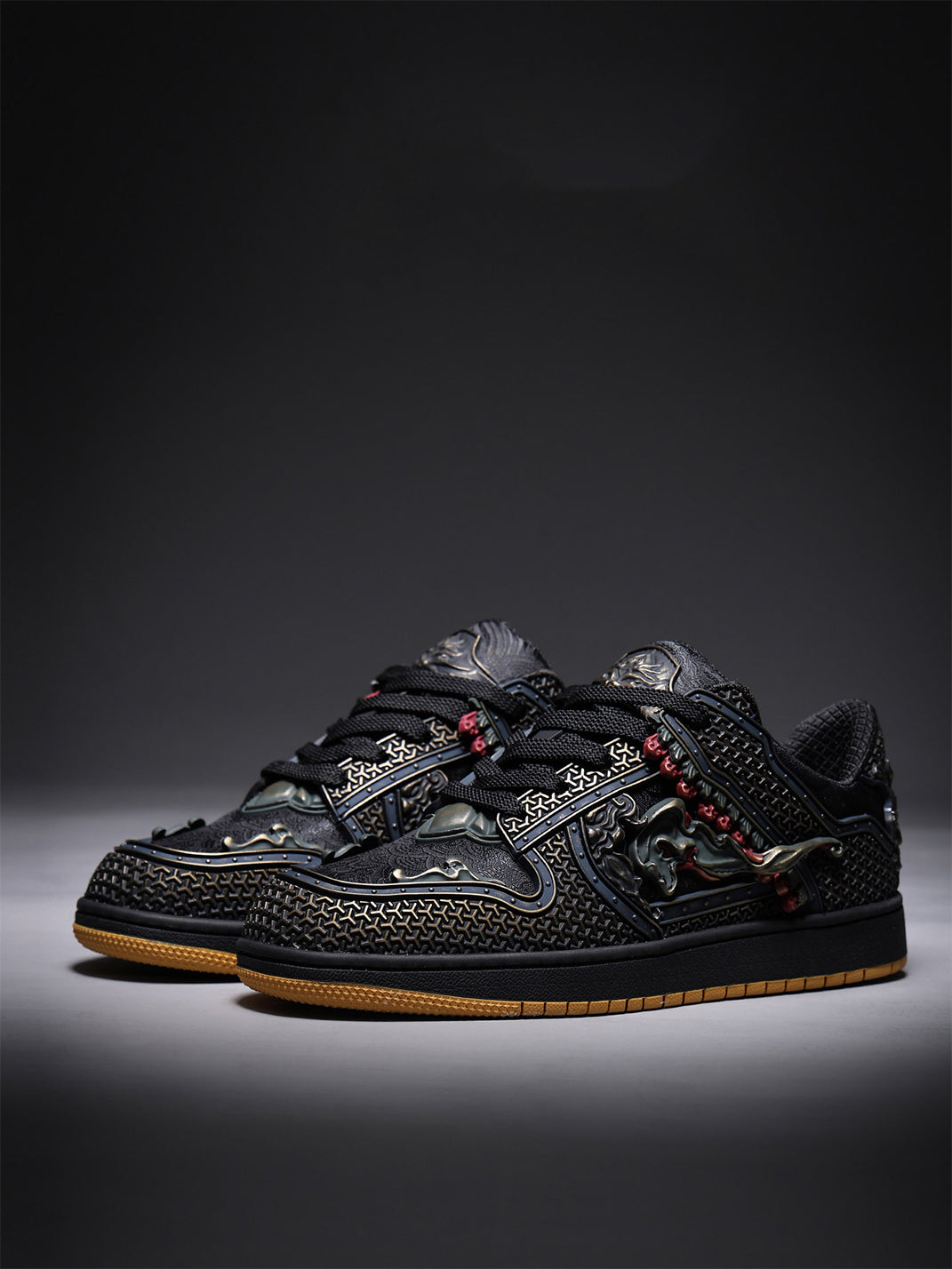 Black Dragon Embroidered Low-Top Sneakers - Skipkicks