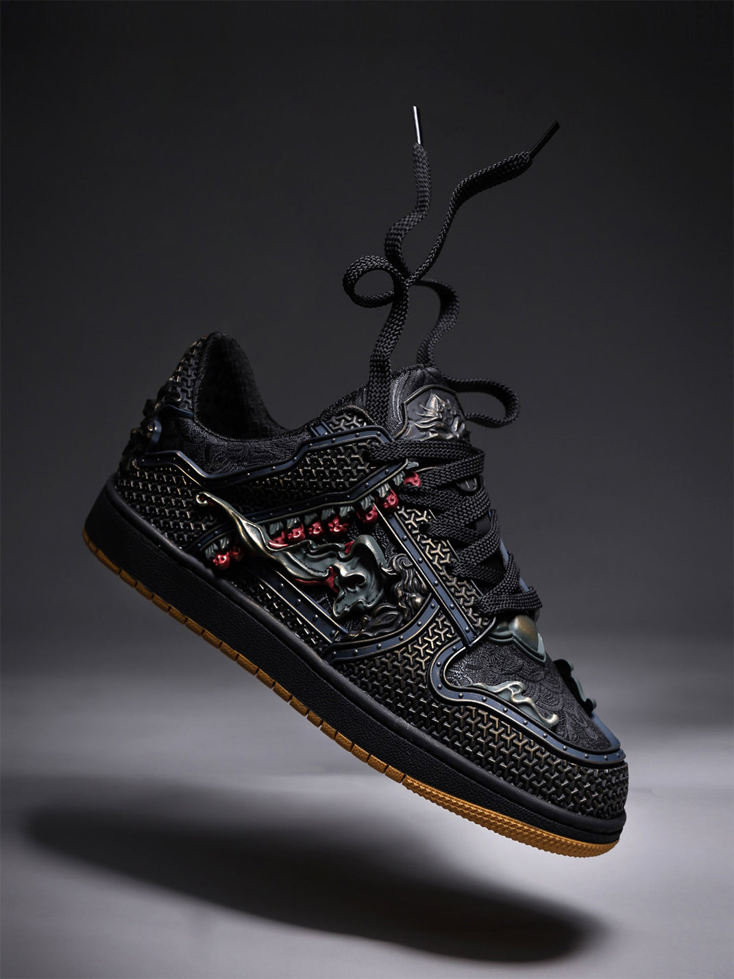 Black Dragon Embroidered Low-Top Sneakers - Skipkicks