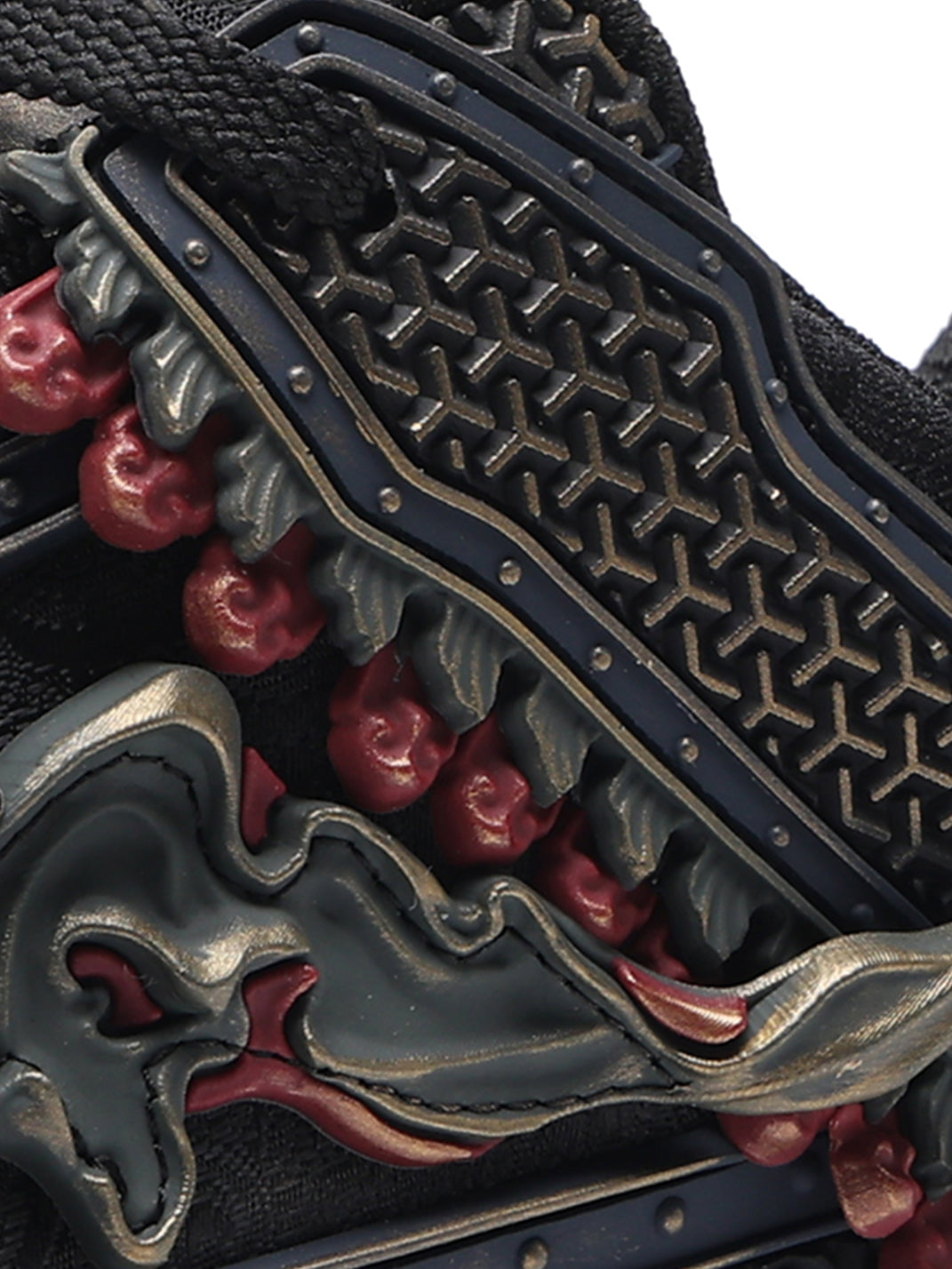 Black Dragon Embroidered Low-Top Sneakers - Skipkicks