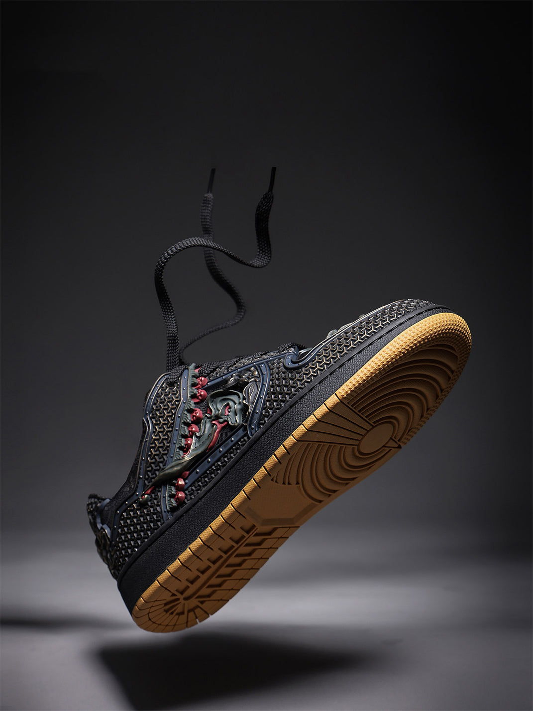 Black Dragon Embroidered Low-Top Sneakers - Skipkicks