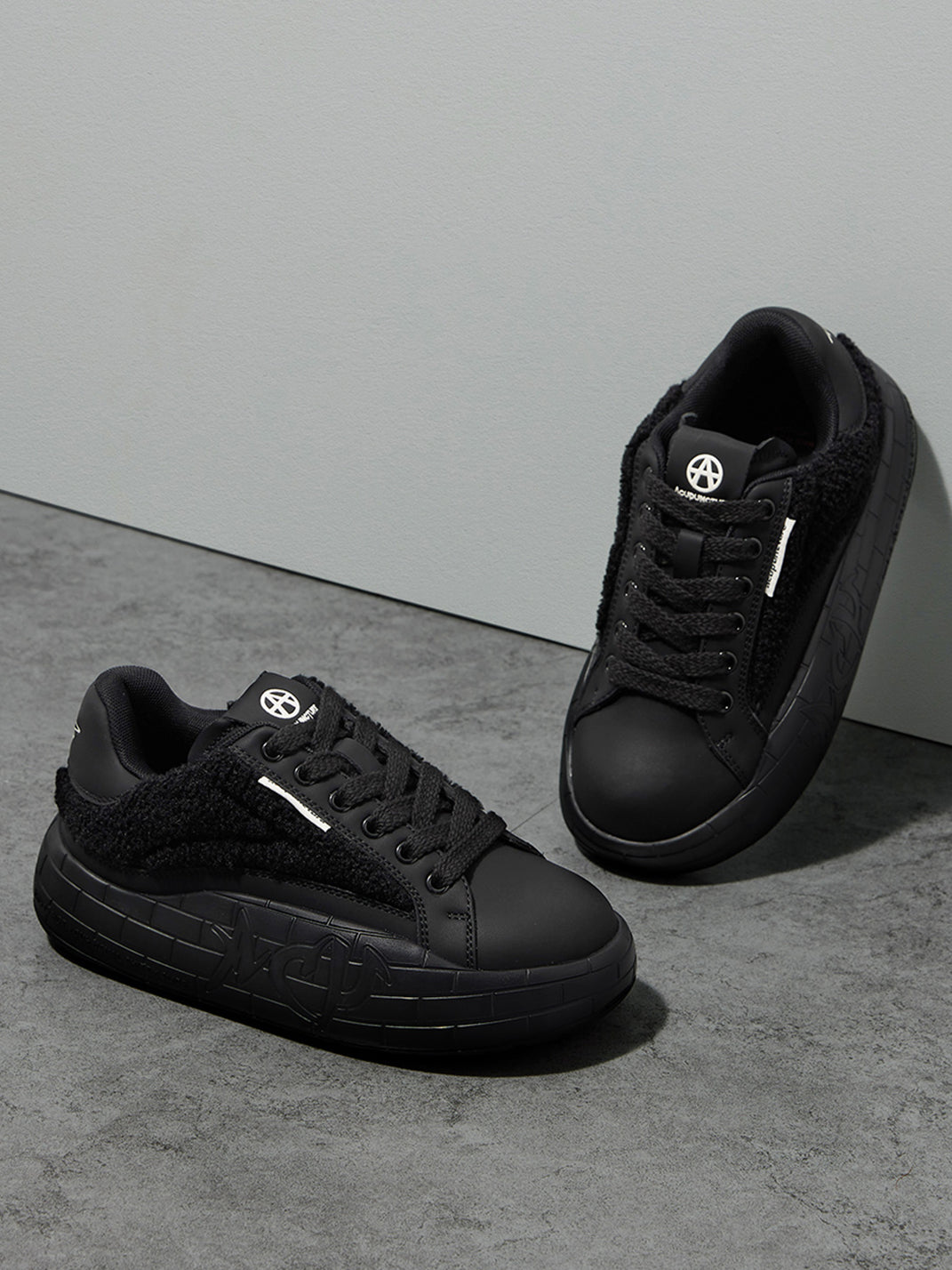 Black Fleece-Panel Platform Sneakers - Skipkicks