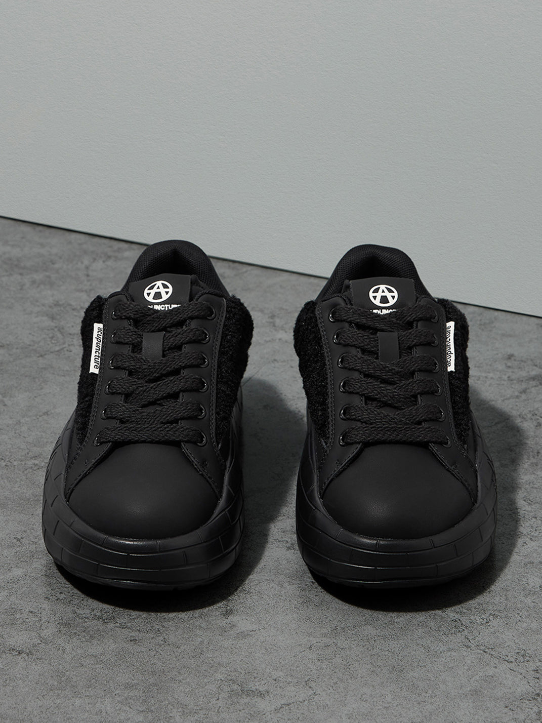 Black Fleece-Panel Platform Sneakers - Skipkicks