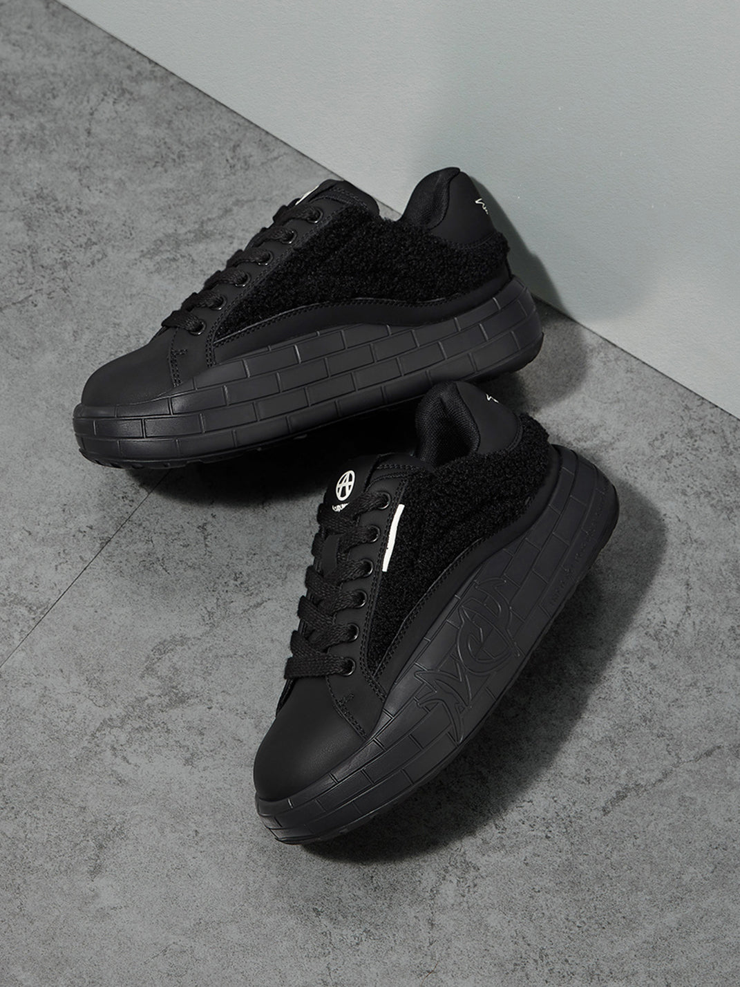 Black Fleece-Panel Platform Sneakers - Skipkicks