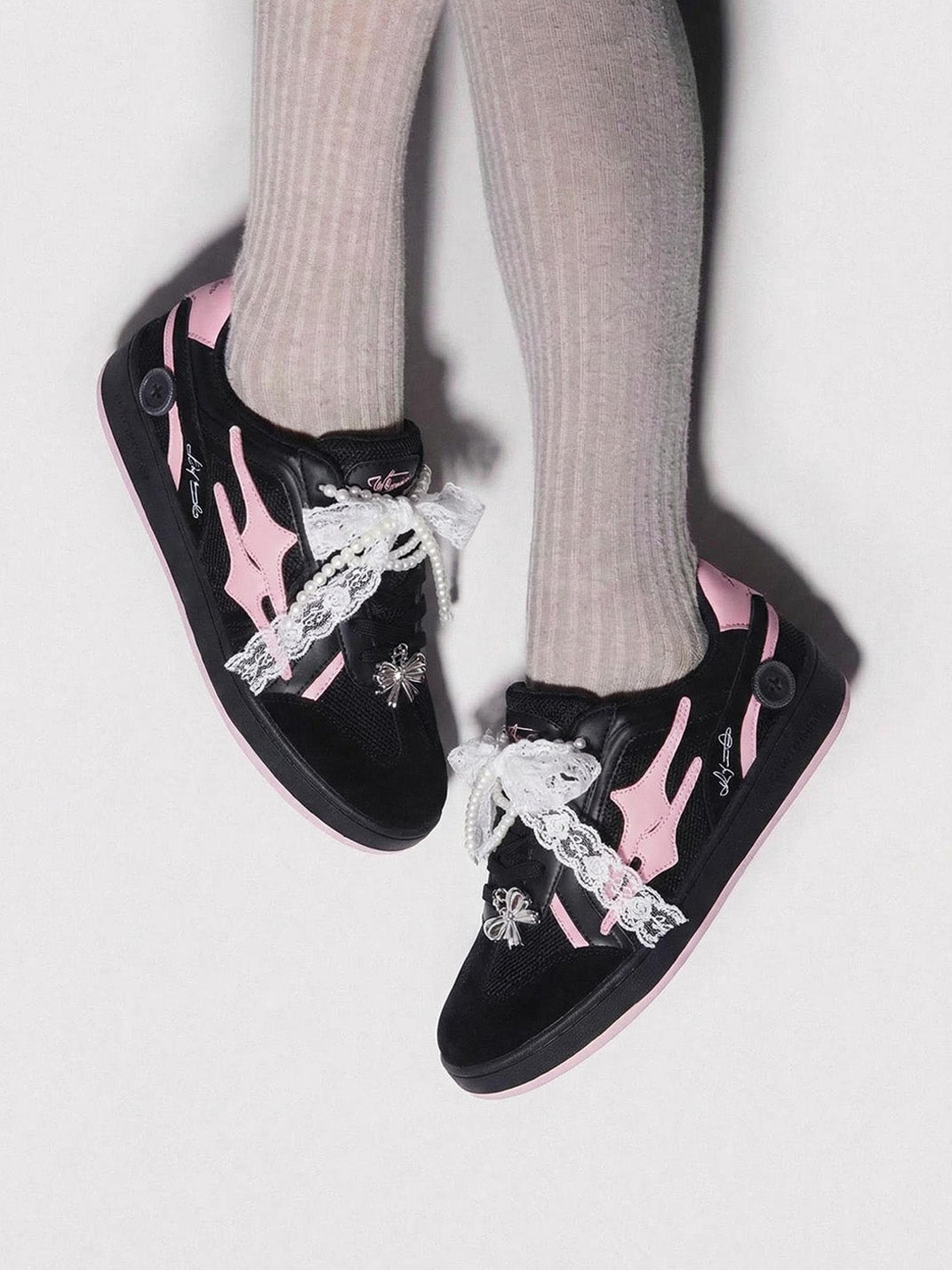 Black Pink Bow-Applique Trainer Sneakers - Skipkicks