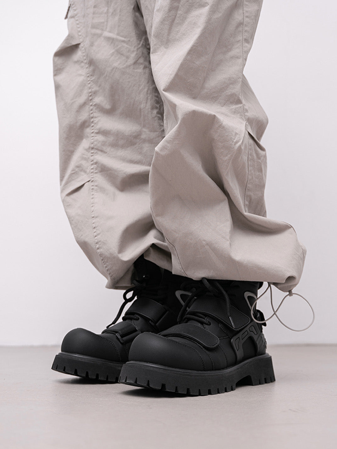 Black Velcro-Strap Lug-Sole Moto Boots - Skipkicks