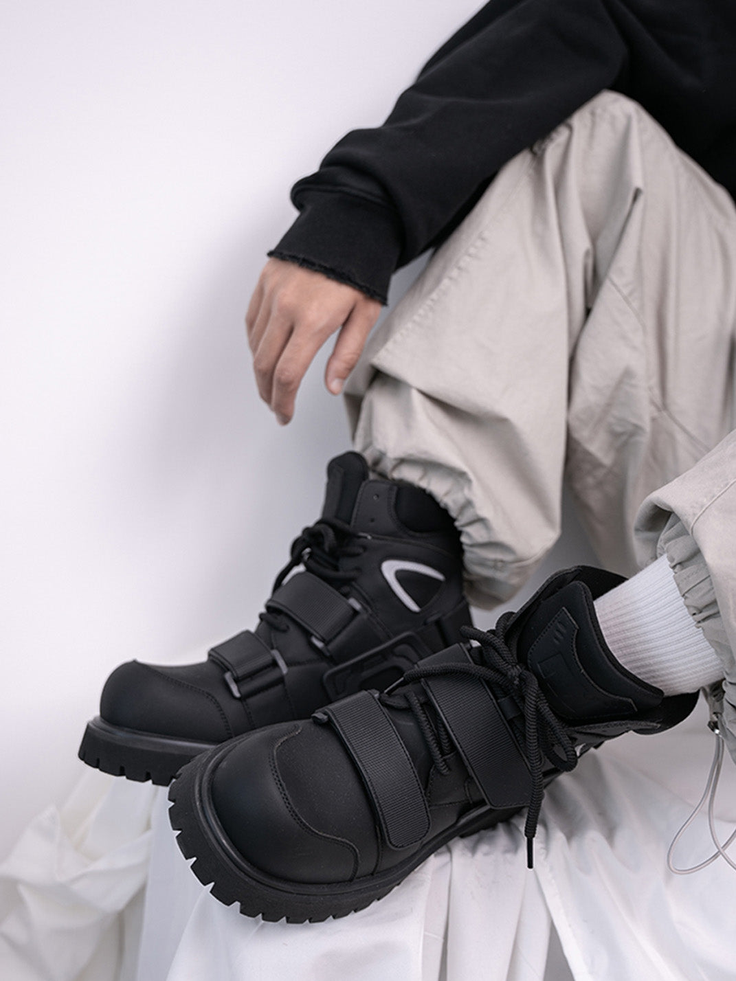 Black Velcro-Strap Lug-Sole Moto Boots - Skipkicks