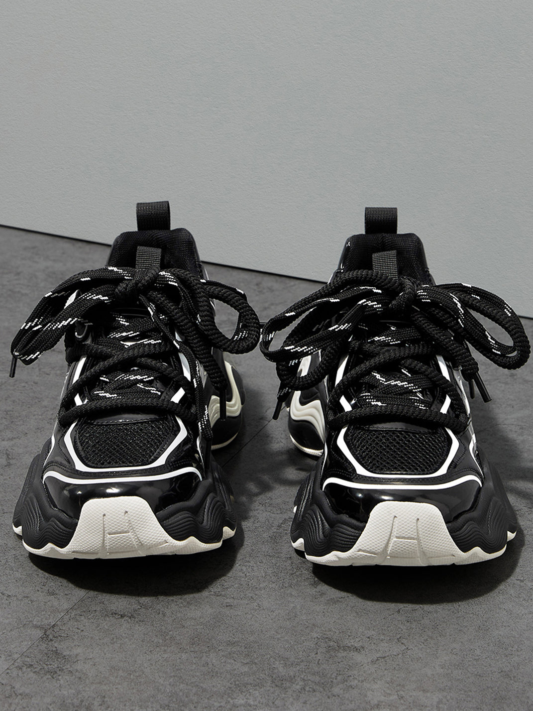 Black Wave-Sole Chunky Dad Sneakers - Skipkicks