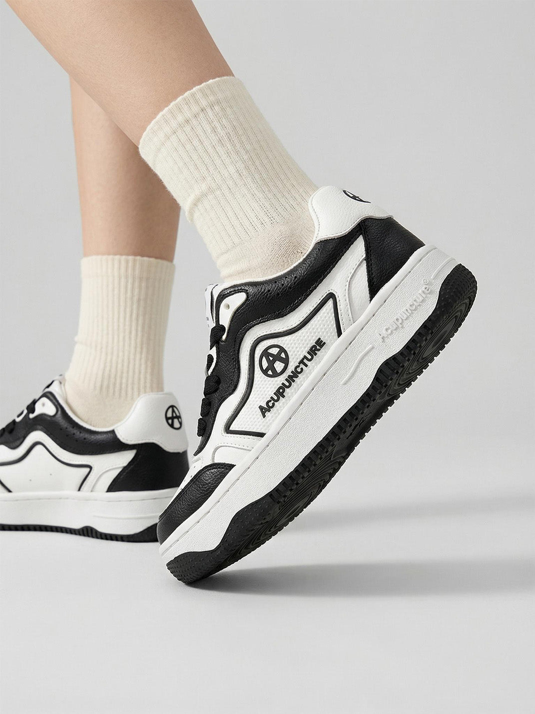 Black White Logo Skate Sneakers - Skipkicks