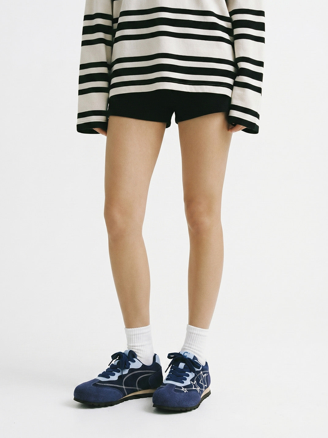 Navy Star-Embroidered Retro Low-Top Sneakers - Skipkicks