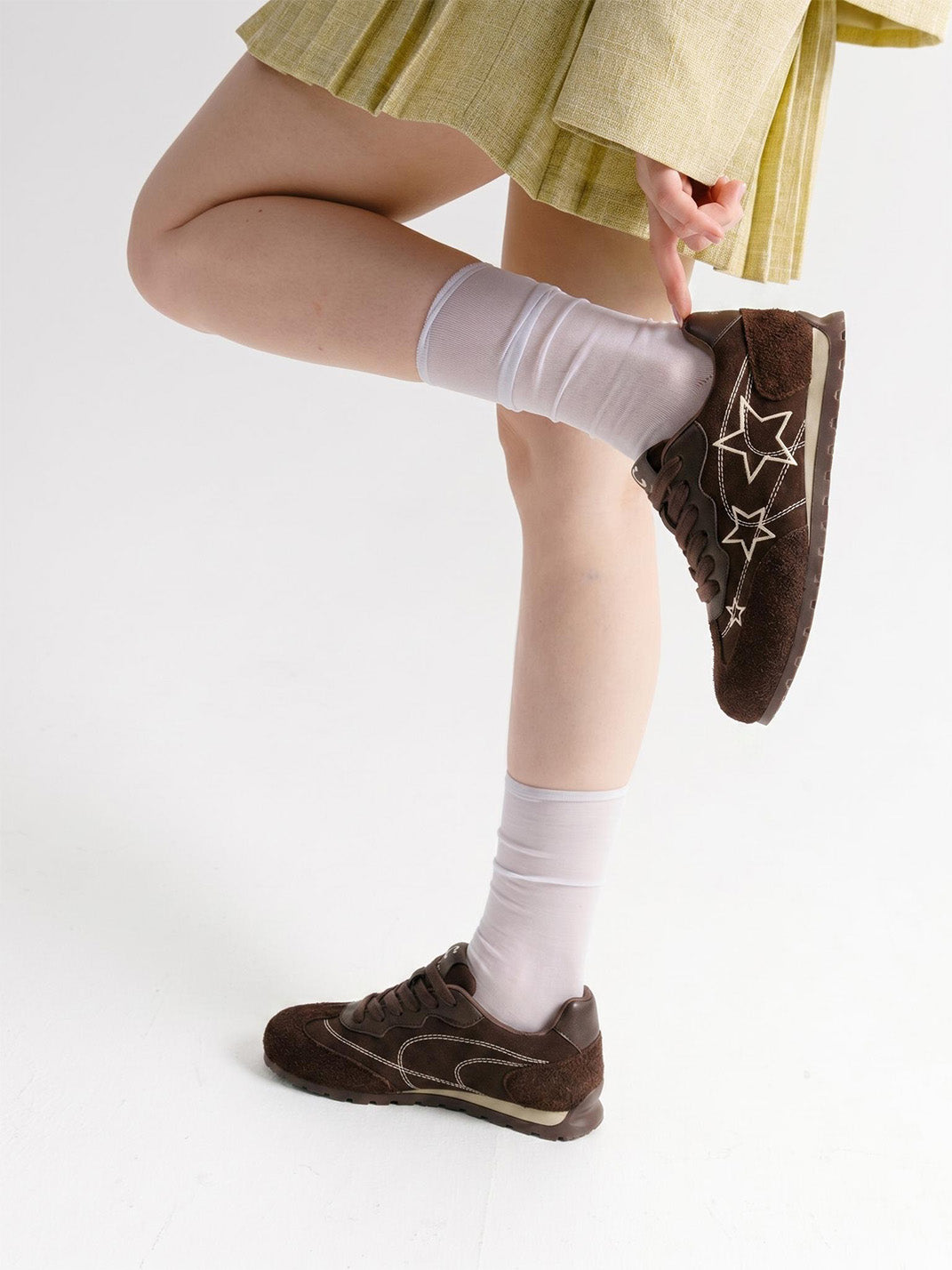 Brown Star-Embroidered Retro Low-Top Sneakers - Skipkicks